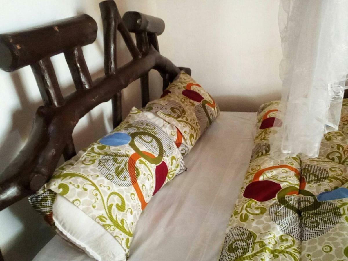Ruhija Community Rest Camp Bed & Breakfast Kabale Exterior photo